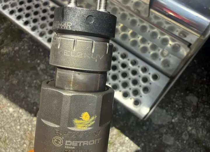 Detroit remanufactured fuel injector used for a mobile engine repair