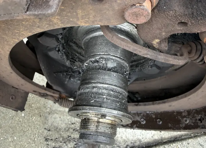 Commercial truck hub and wheel-end repair