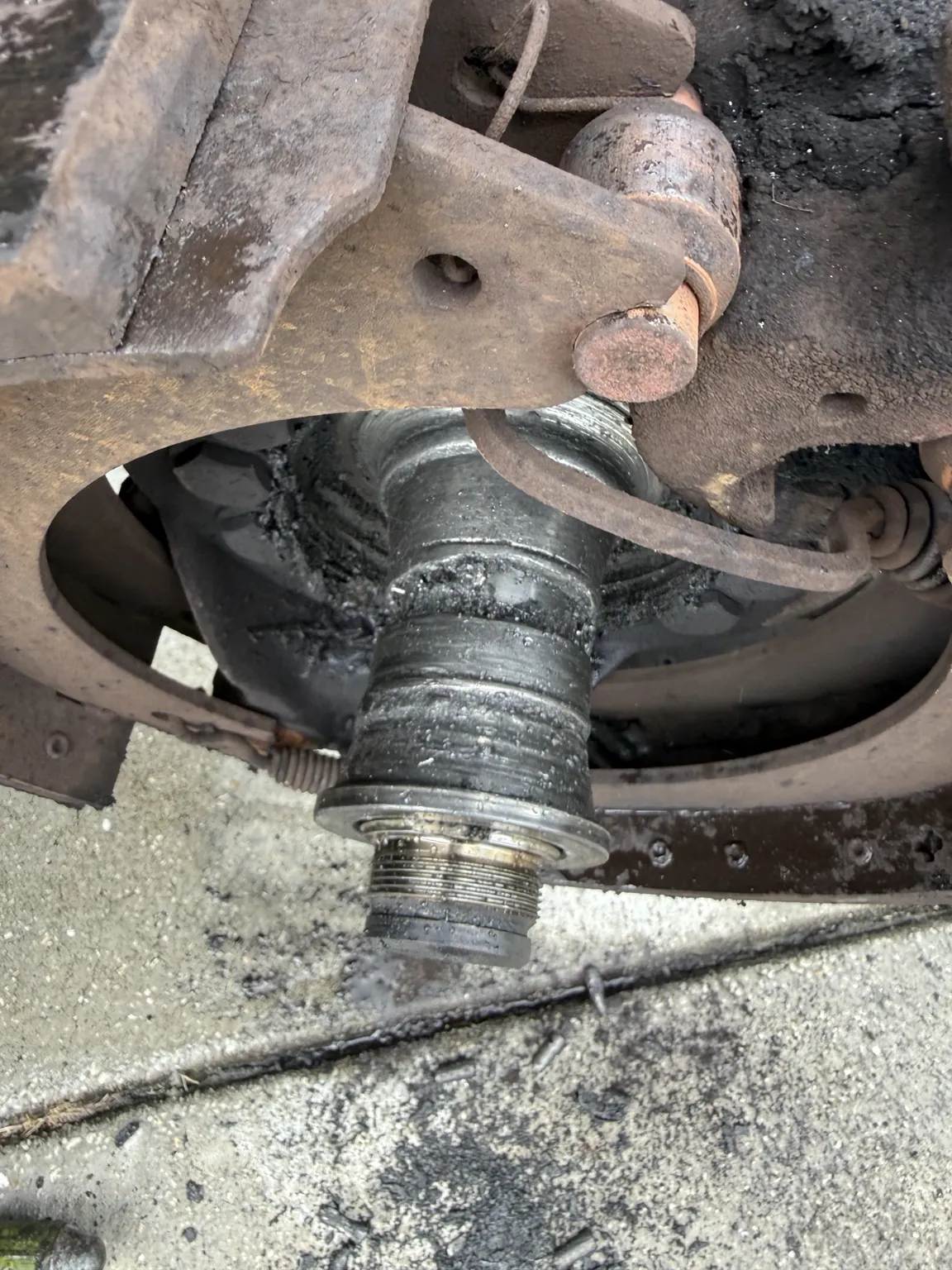 Commercial truck hub and wheel-end repair